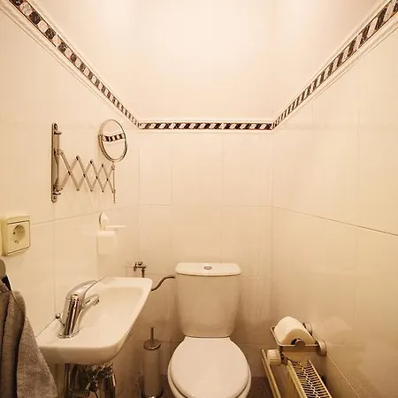 Gallery Apartment *
