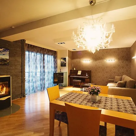 Gallery Apartment *